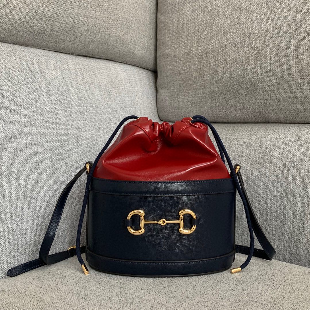 古驰新款女包 Gucci1955系列马衔扣圆桶包斜挎包蓝色拼红色25cm