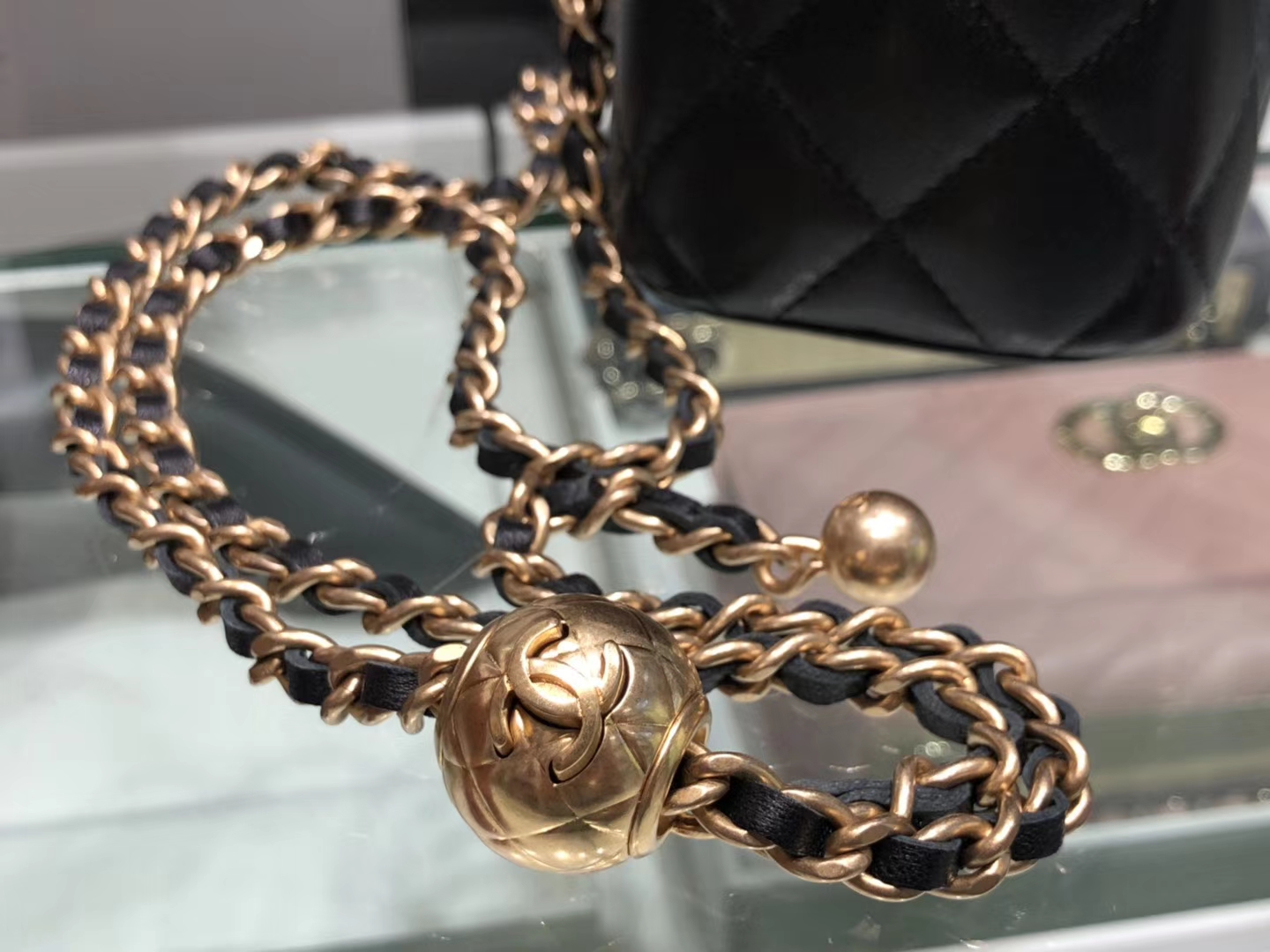 Chanel（香奈儿）最火盒子包 小金珠系列 黑色 金扣