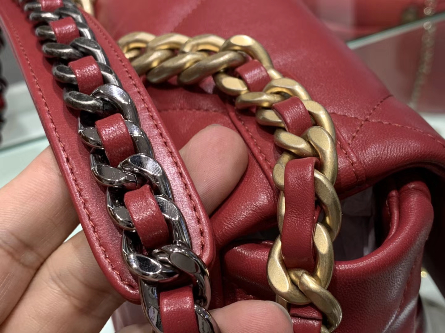 Chanel（香奈儿）19bag 口盖包 # 红色 小羊皮 26cm