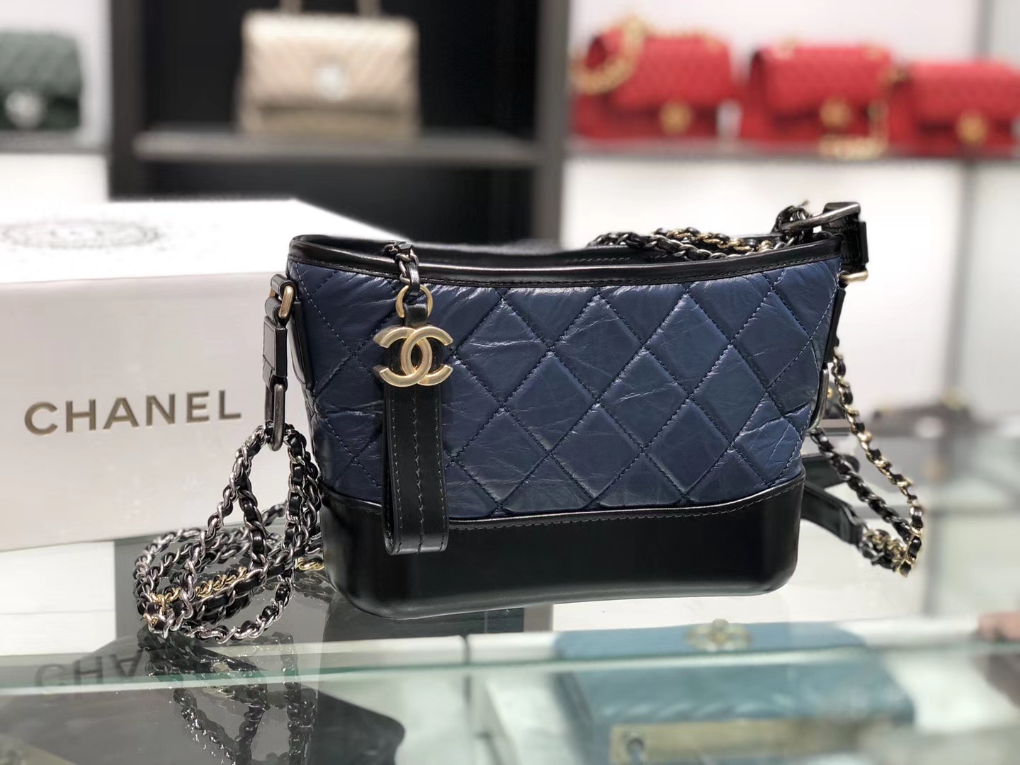 Chanel（香奈儿）𝖌𝖆𝖇𝖗𝖎𝖊𝖑𝖑𝖊 # 流浪包〔黑配蓝菱格〕20cm
