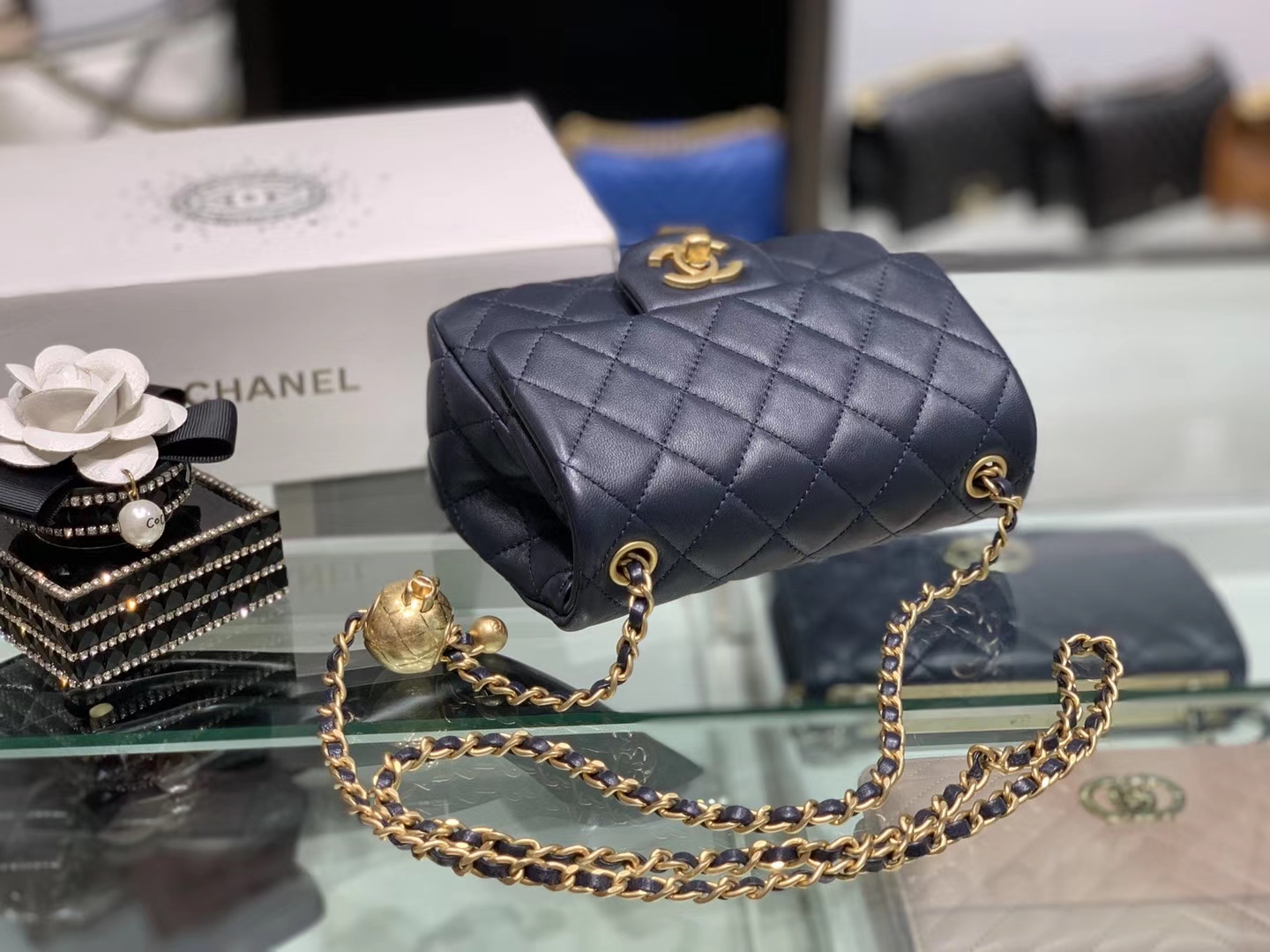 Chanel（香奈儿）最火 cf 方胖子 小金珠系列 藏蓝色 金扣 18cm