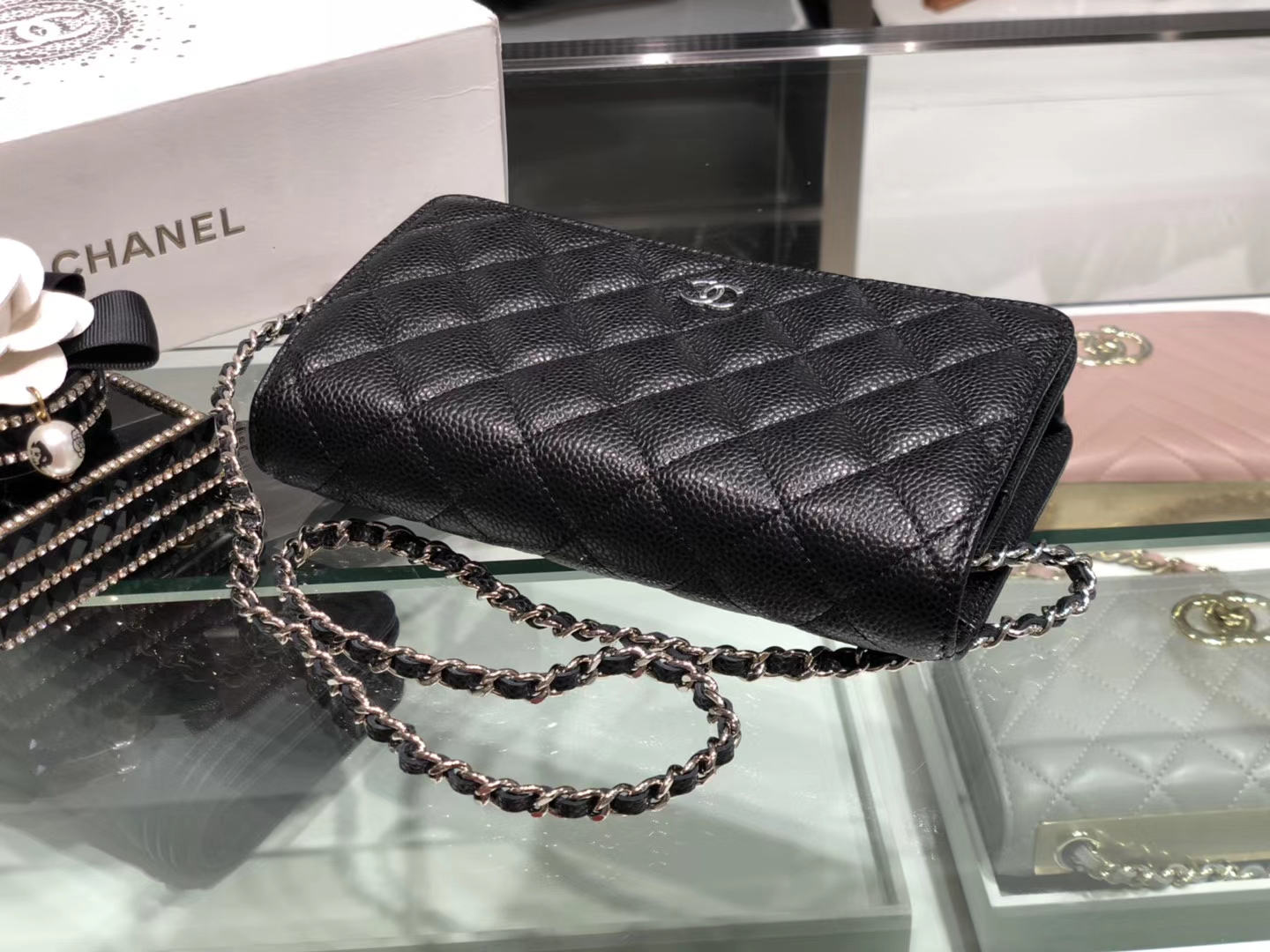 Chanel（香奈儿）𝓦𝓞𝓒 经典菱格包 鱼子酱 银扣 19.5cm