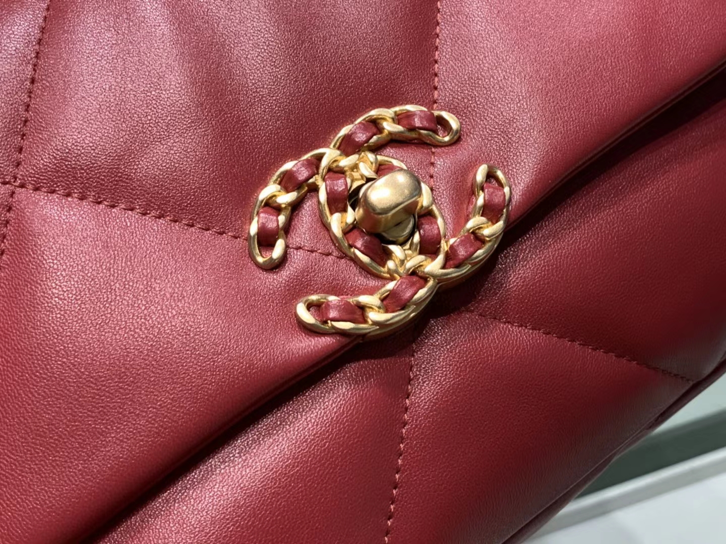 Chanel（香奈儿）19bag 口盖包 # 红色 小羊皮 26cm