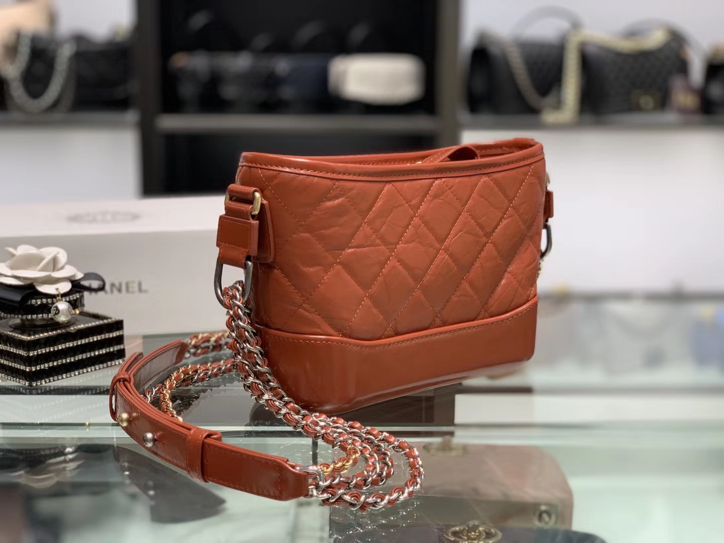 Chanel（香奈儿）𝖌𝖆𝖇𝖗𝖎𝖊𝖑𝖑𝖊 # 流浪包〔铁锈红菱格〕20cm