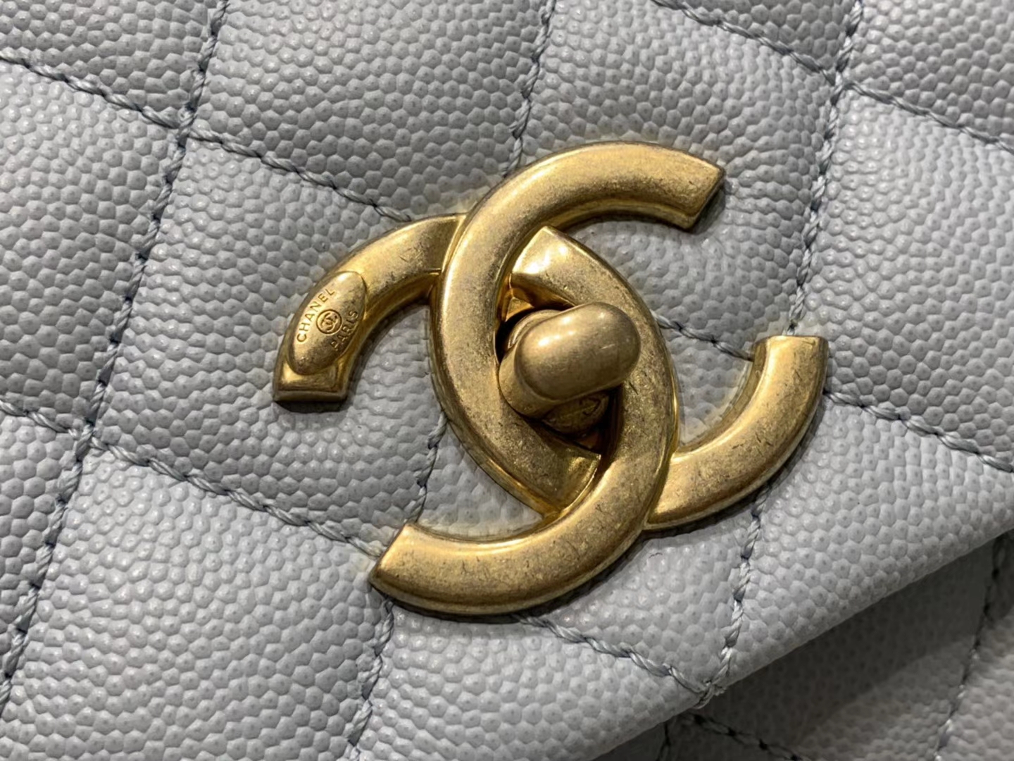 Chanel（香奈儿）coco handle # 中号 蜥蜴手柄 浅灰蓝 金扣 29cm