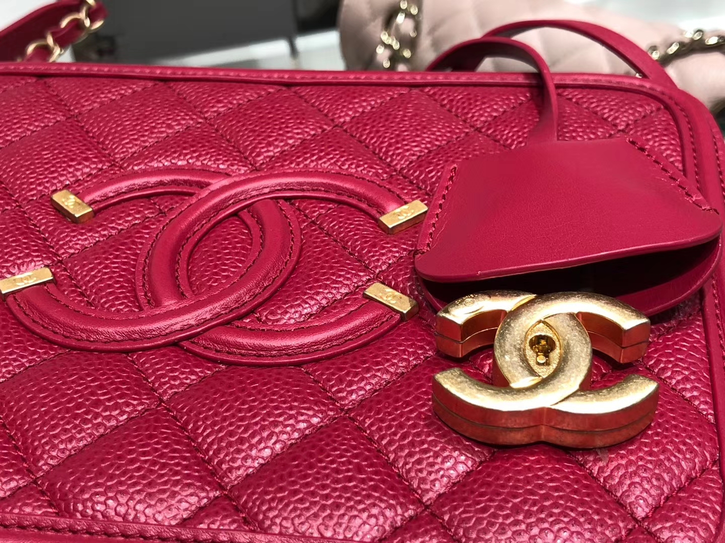 Chanel（香奈儿）化妆盒子包 红色 金扣 21cm