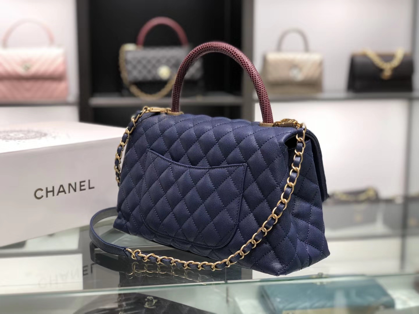 Chanel（香奈儿）coco handle # 中号 蜥蜴手柄 藏蓝色 金扣 29cm
