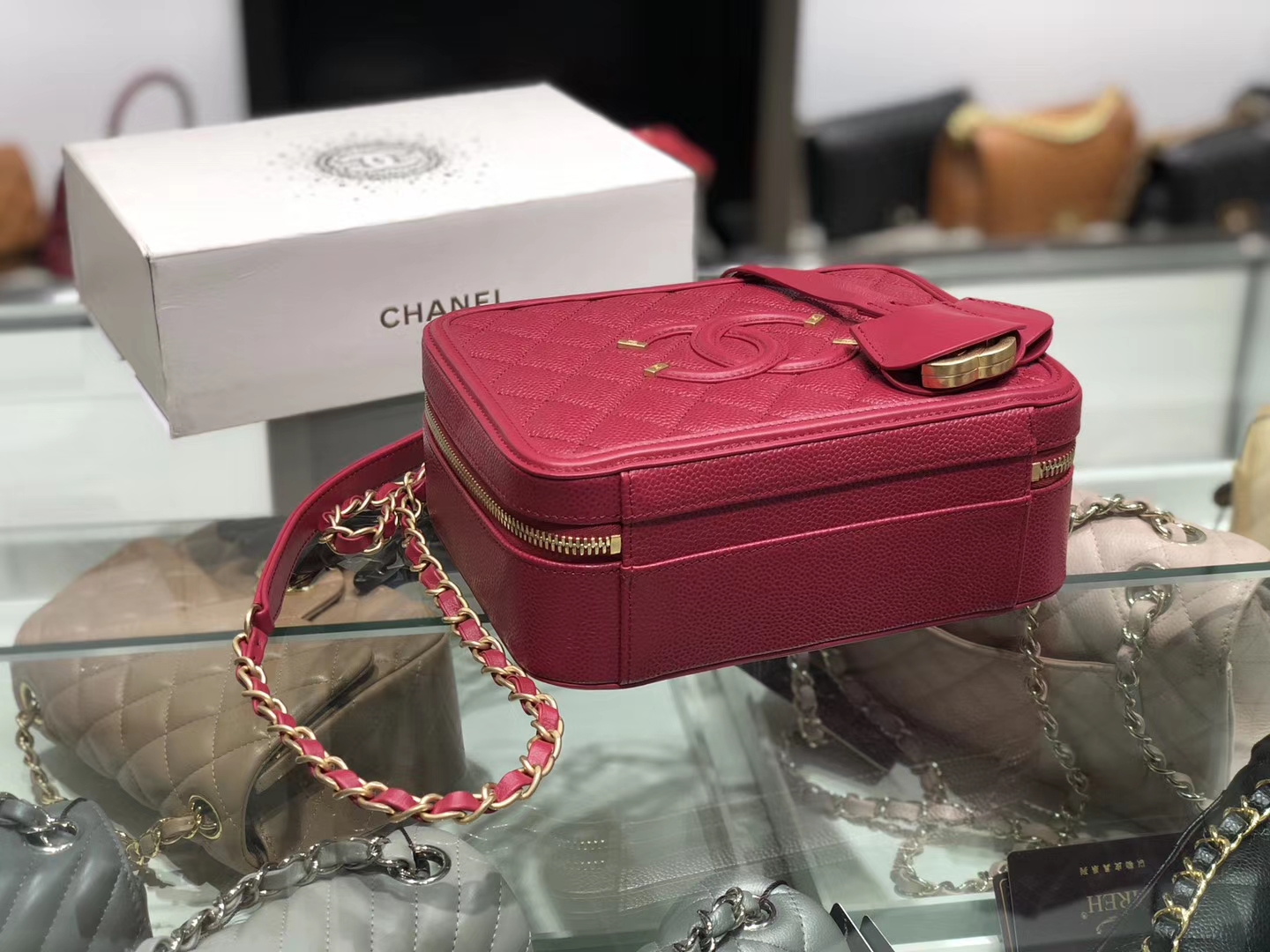Chanel（香奈儿）化妆盒子包 红色 金扣 21cm