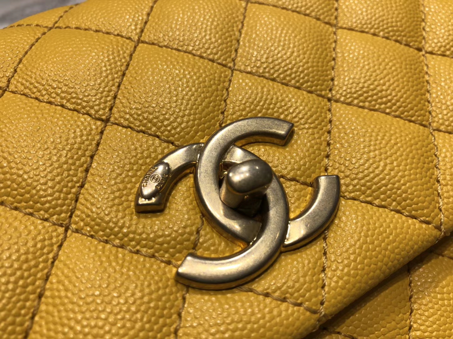 Chanel（香奈儿）coco handle # 中号 菱格包 琥珀黄 金扣 29cm