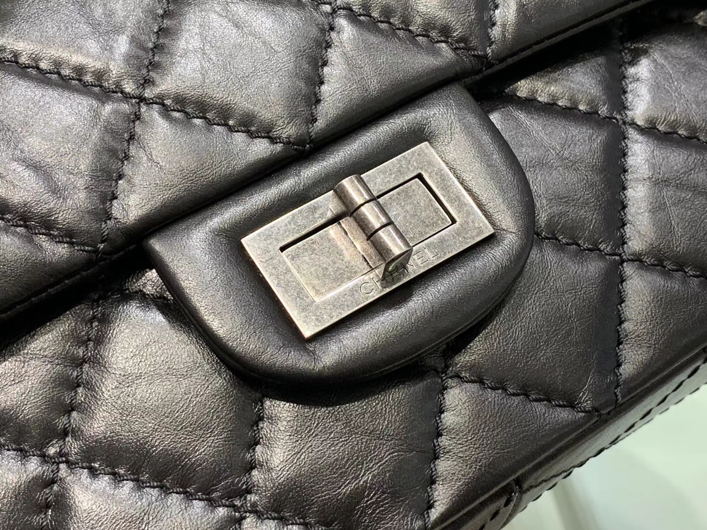 Chanel（香奈儿）reissue 链条包 2.55经典复刻系列 黑色 32cm 银扣