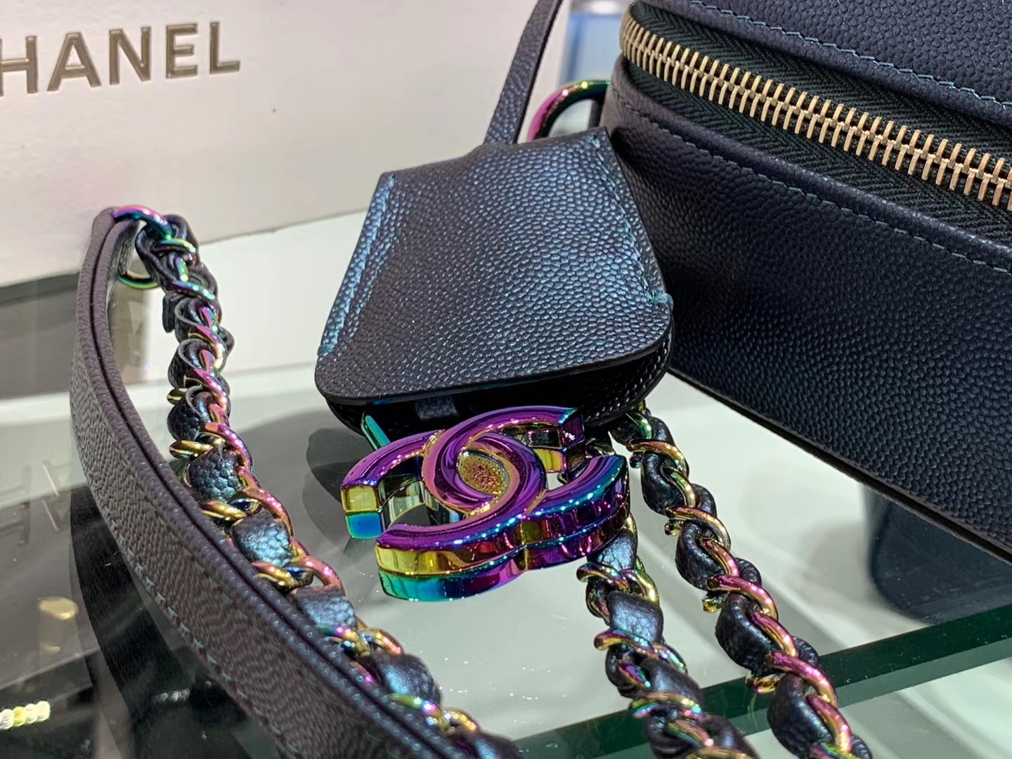 Chanel（香奈儿）化妆盒子包 墨绿色拼黑色 金扣 21cm