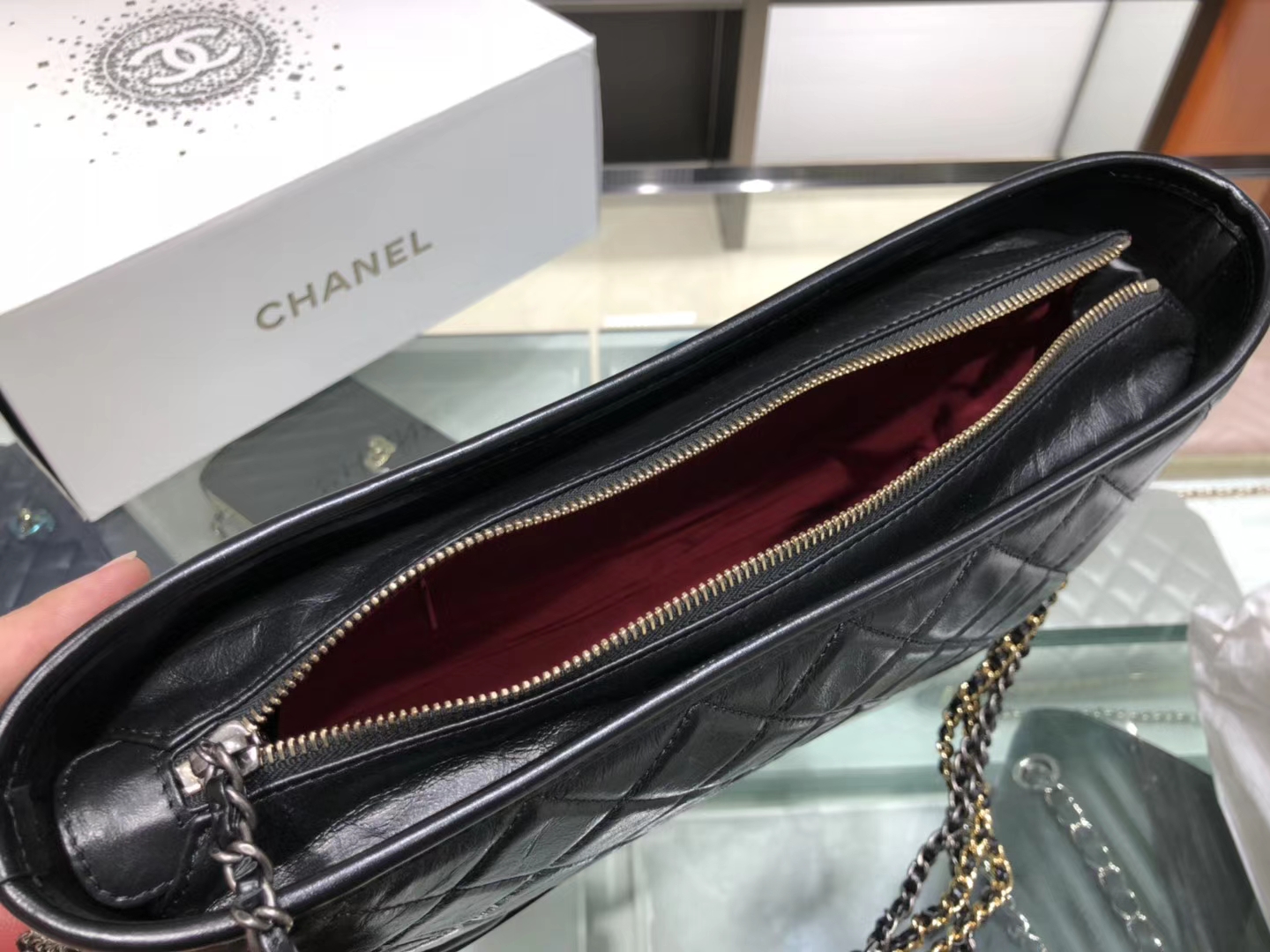 Chanel（香奈儿）????????? # 流浪包〔黑色菱格〕28cm
