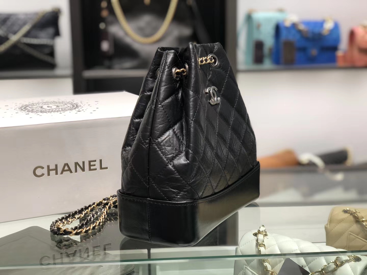Chanel（香奈儿）????????? # 流浪背包〔黑配黑菱格〕23×22.5×10.5cm