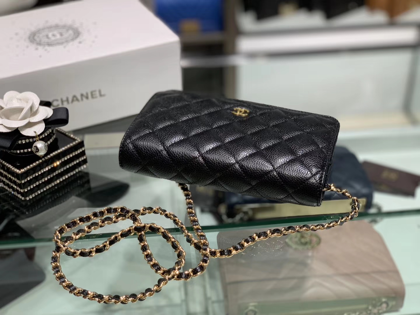 Chanel（香奈儿）最火 woc 发财包 链条包 黑色 金扣