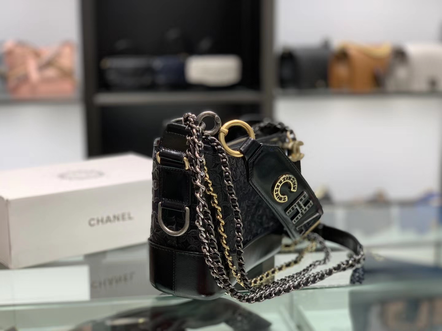 Chanel（香奈儿）𝖌𝖆𝖇𝖗𝖎𝖊𝖑𝖑𝖊 # 流浪包 黑色 小牛皮 羊毛毛毡 金色 银色 钌色金属 20cm