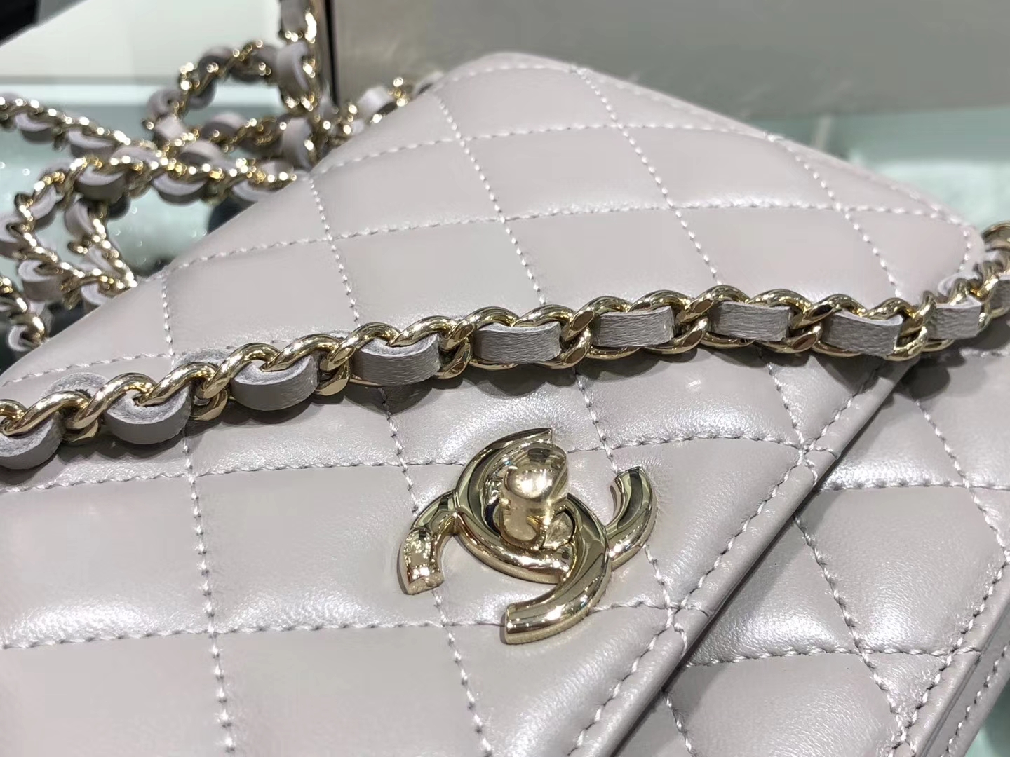 Chanel（香奈儿）trendy cc系列 手袋 woc 链子晚宴包 斑鸠灰 菱格 金扣 19cm