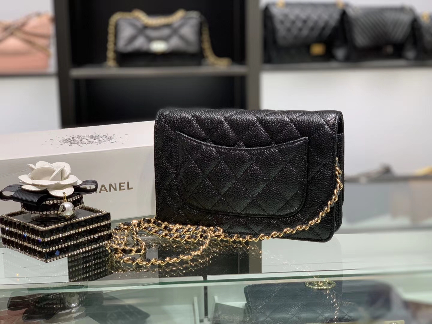 Chanel（香奈儿）最火 woc 发财包 链条包 黑色 金扣