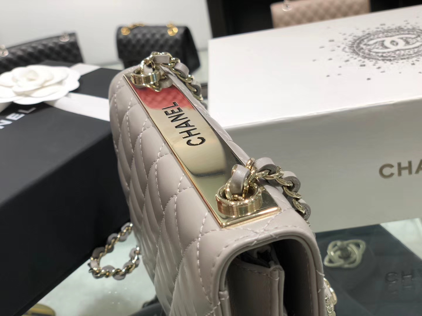 Chanel（香奈儿）trendy cc系列 手袋 woc 链子晚宴包 斑鸠灰 菱格 金扣 19cm