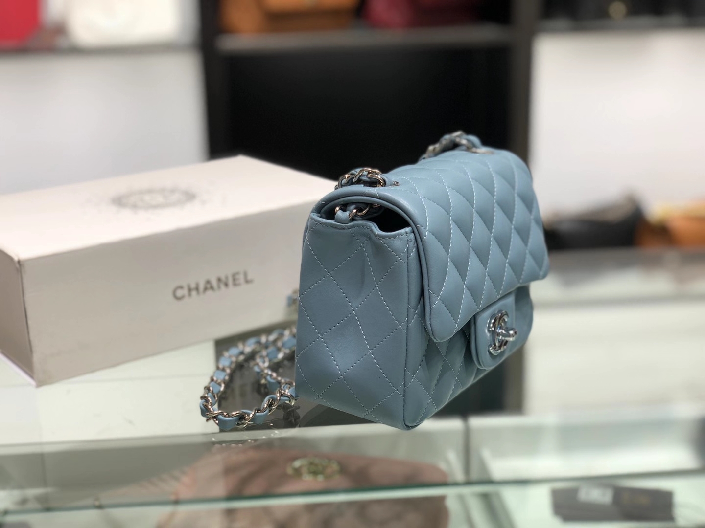 Chanel（香奈儿）最火 cf 链条包 牛仔蓝 羊皮 银扣 银链 17cm