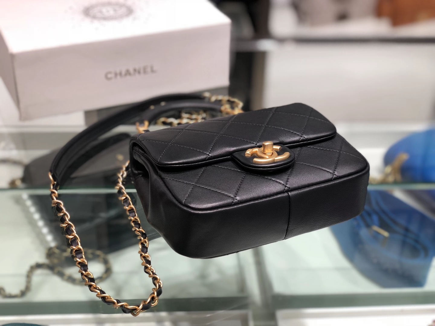 Chanel（香奈儿）圆环方胖子 黑色 金链 金扣