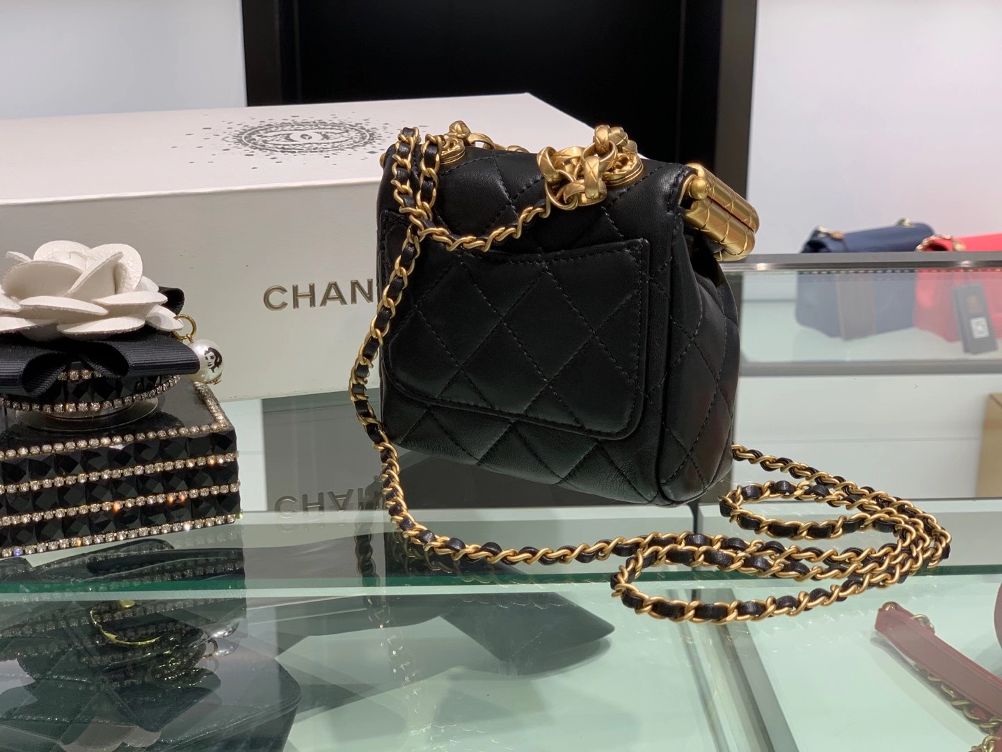 Chanel（香奈儿）2020 当季最火 磁铁搭扣包 黑色 小号