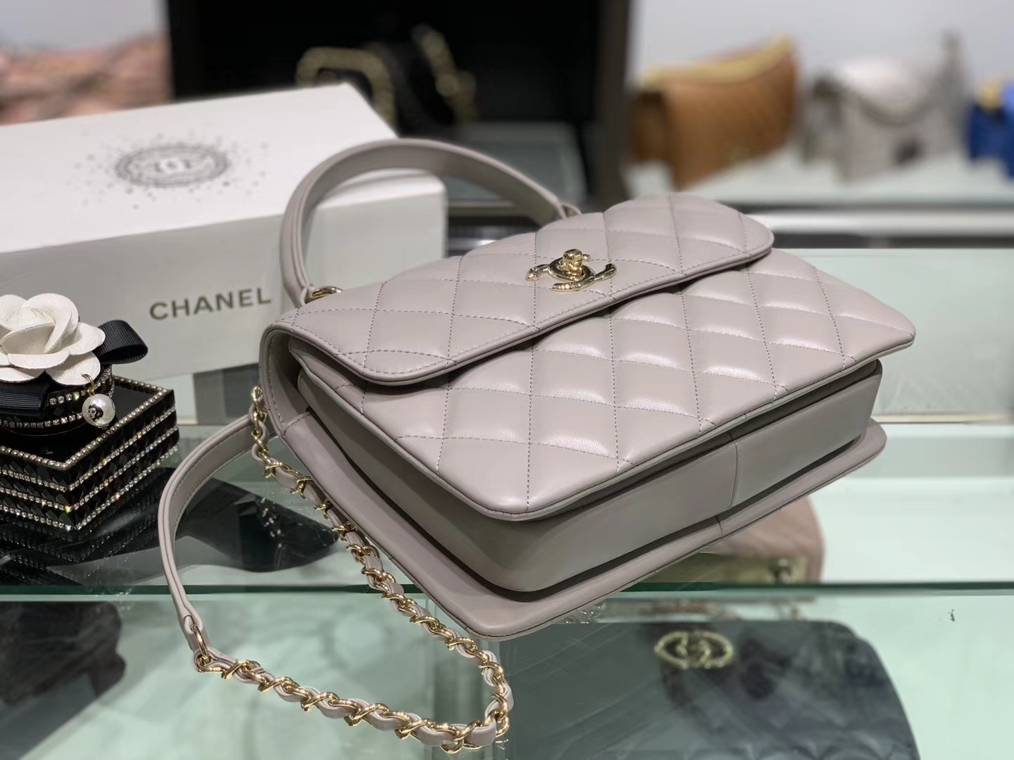 Chanel（香奈儿）Trendy cc 菱格 风衣灰 羊皮搭配金扣 25cm