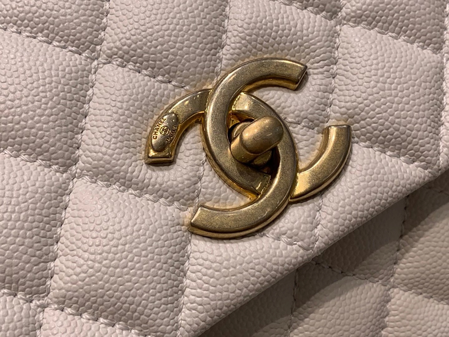 Chanel（香奈儿）coco handle 中号 菱格 白色 金扣 29cm