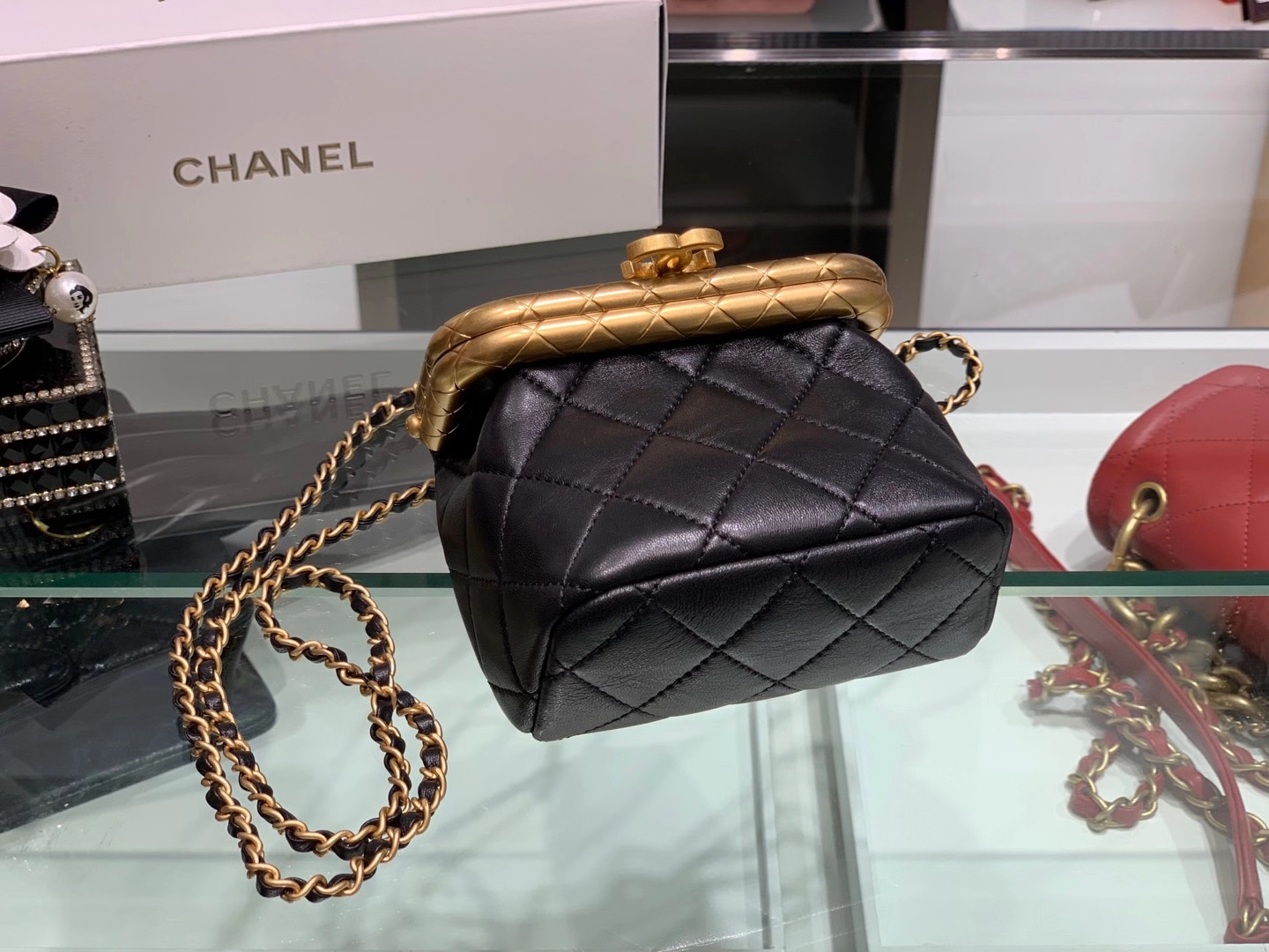 Chanel（香奈儿）2020 当季最火 磁铁搭扣包 黑色 小号