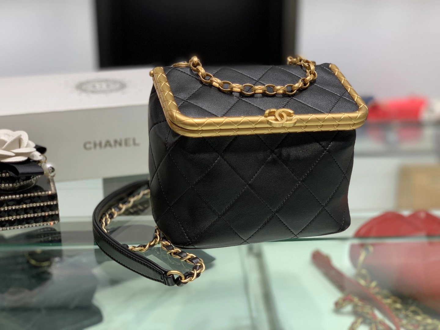 Chanel（香奈儿）2020 当季最火 磁铁搭扣包 黑色 大号