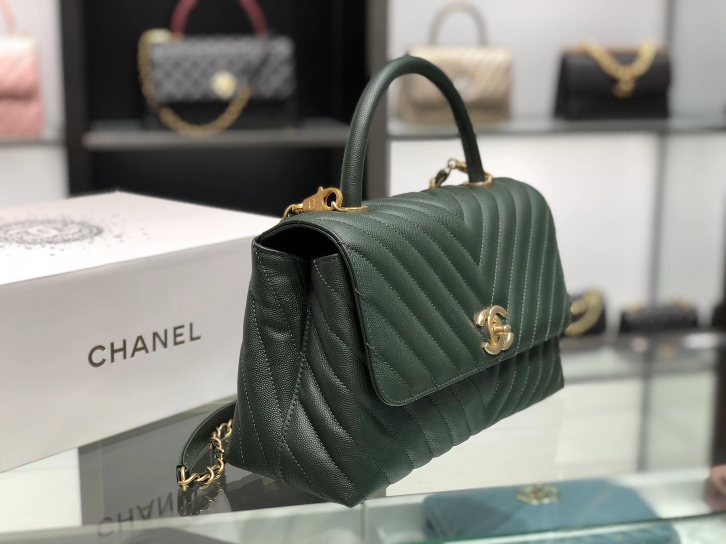 Chanel（香奈儿）coco handle 中号 V格 墨绿色 金扣 29cm