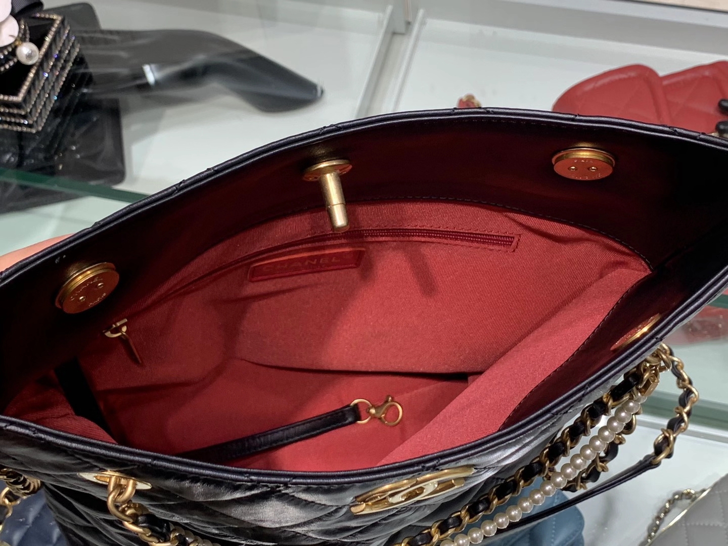 Chanel（香奈儿）2020 新款 tote bag 秋冬珍珠链条购物包 黑色 34×26×5cm