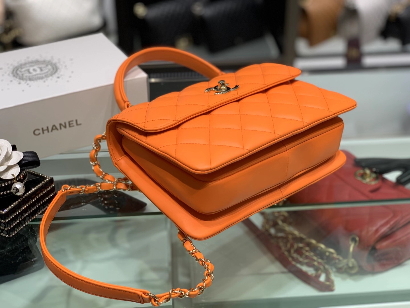 Chanel（香奈儿）Trendy cc 菱格 橘橙色 羊皮搭配金扣 25cm