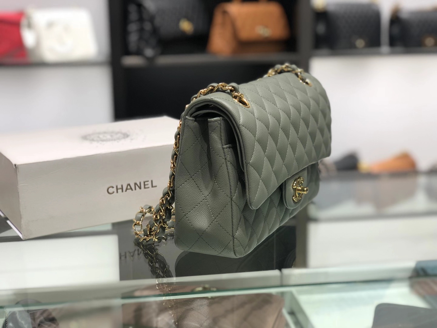 Chanel（香奈儿）cf 链条包 中号 经典口盖包 杏仁绿 金扣 金链 25cm