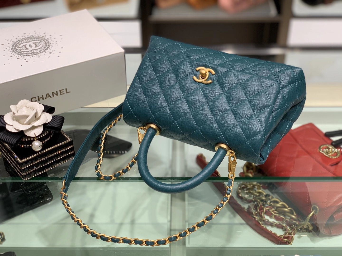 Chanel（香奈儿）𝒄𝒐𝒄𝒐𝒉𝒂𝒏𝒅𝒍𝒆 小号 靛青色 金扣 24cm