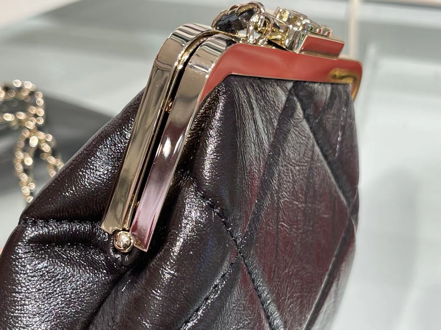 Chanel（香奈儿）2021 kiss lock mini 链条夹子包 黑色 10×12×5cm