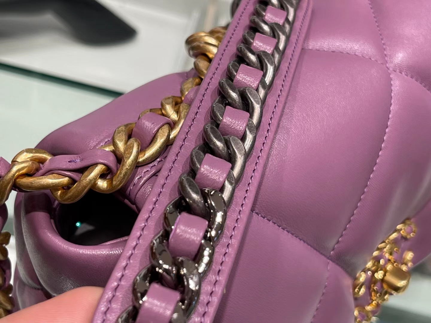 Chanel（香奈儿）19bag 最新 口盖包 亮面褶皱小羊皮 锦葵紫 16×26×9cm