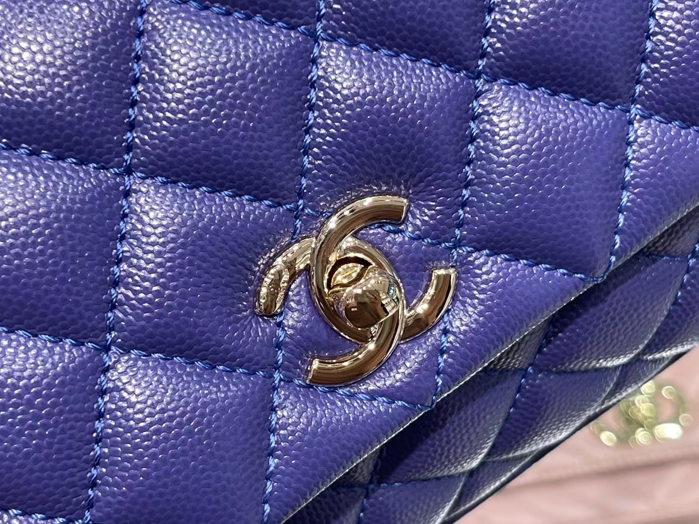 Chanel（香奈儿）????????? 小号 梦幻紫 金链金扣 24cm