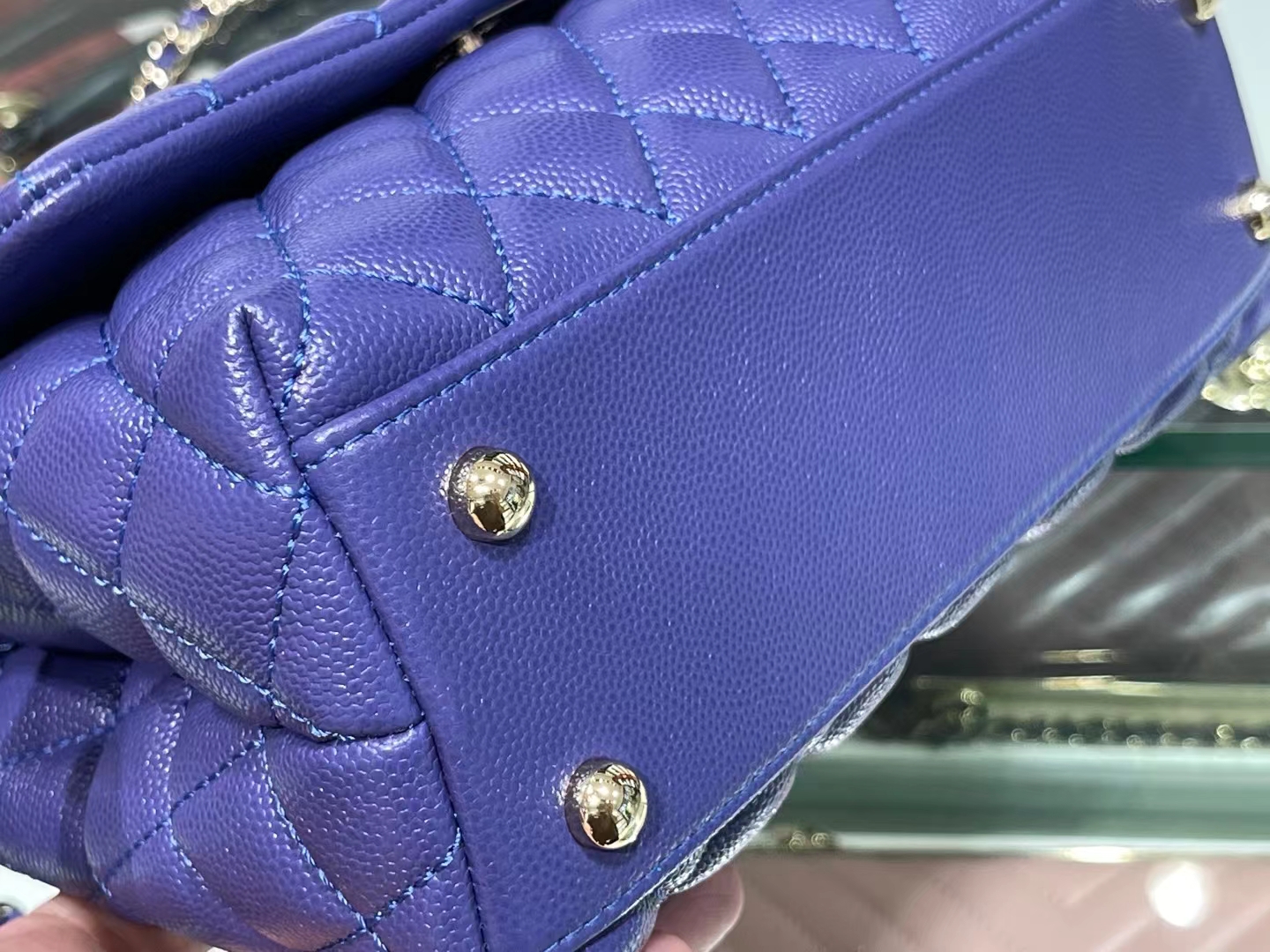 Chanel（香奈儿）𝒄𝒐𝒄𝒐𝒉𝒂𝒏𝒅𝒍 小号 梦幻紫 金链金扣 24cm