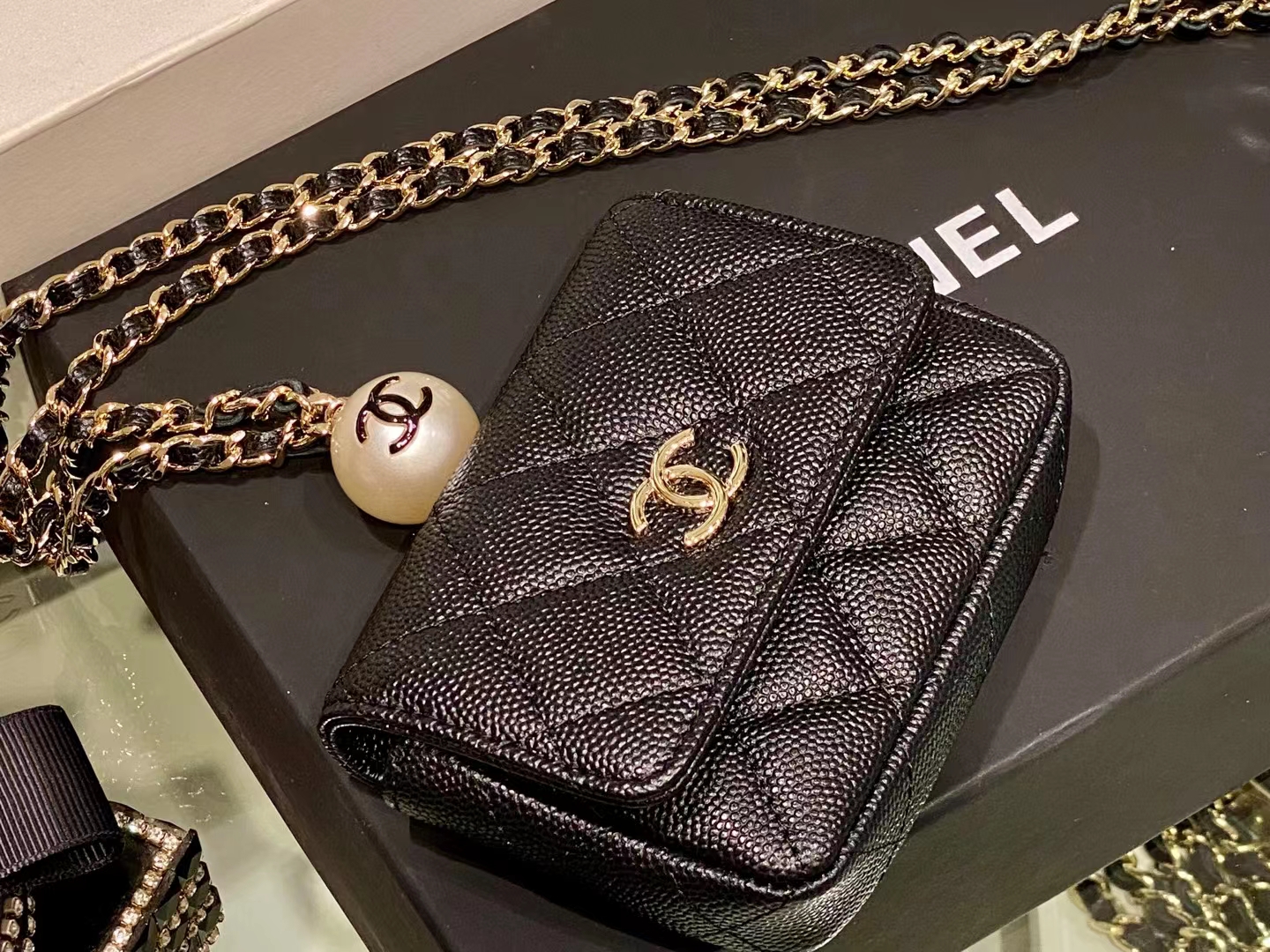 Chanel（香奈儿）Ohanel 一颗珍珠零钱包 黑色 金链 金扣
