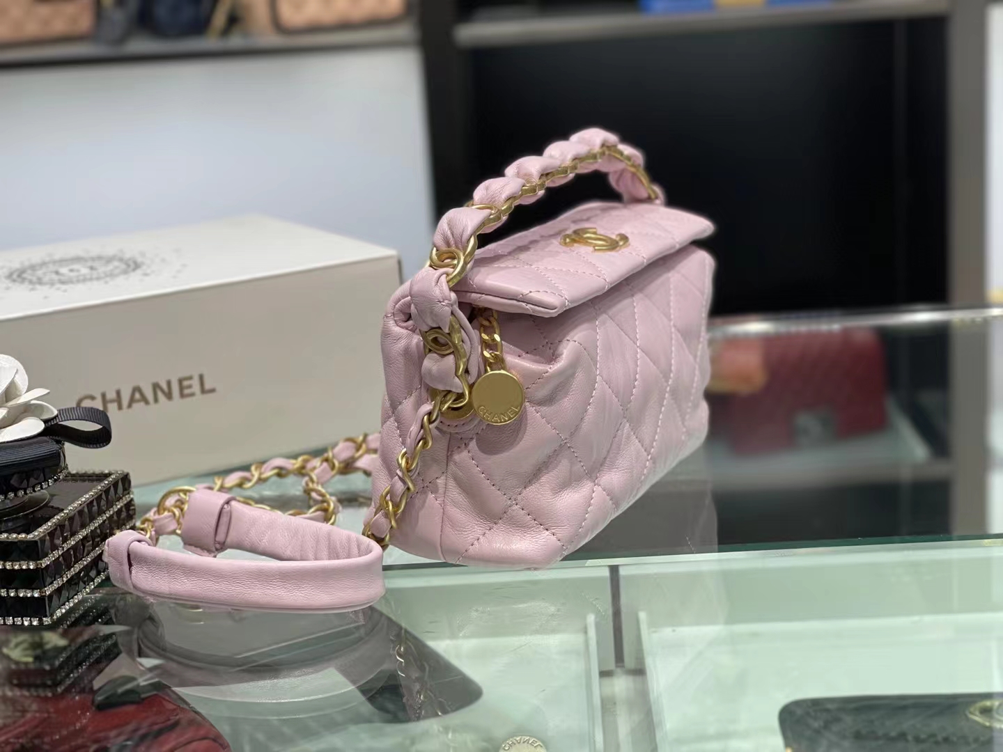 Chanel（香奈儿）Ohanel hobo 流浪饭盒包 奶昔粉 小羊皮 13×19×7