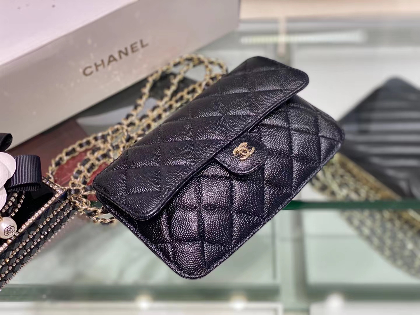 Chanel（香奈儿）Ohanel 可折叠手提环保袋 黑色 压花小牛皮 10.5×16.5×4.5