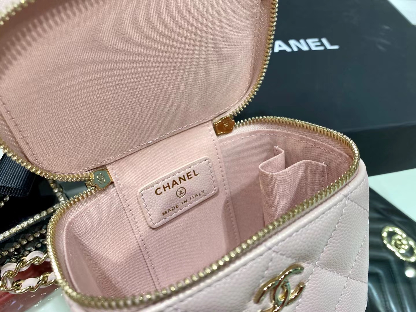Chanel（香奈儿）2021 新款 一颗珍珠手拎包 奶昔粉 可盐可甜